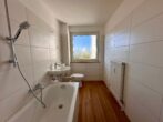 Sonnige 2-Zimmer-Wohnung mit Balkon in Nürnberg - Badezimmer
