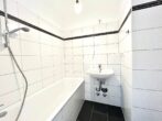 Geräumige 3-Zimmer-Wohnung mit Balkon am Lerchenauer See - ideal für Familien - Bad