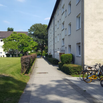 Top sanierte 2,5-Zimmer-Wohnung mit Wohlfühlfaktor in ruhiger Lage von Moosach, 80997 München, Etagenwohnung