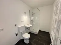 Modernes Badezimmer