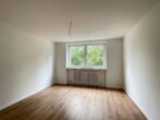 Helle renovierte 2,5-Zimmer-Wohnung mit Loggia im Univiertel zu vermieten - Schlafzimmer