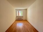 Schöne familienfreundliche 4-Zimmer-Wohnung mit Loggia nähe Augsburg-Kuhsee zu vermieten - Kinderzimmer 1