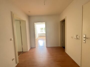 Schöne familienfreundliche 4-Zimmer-Wohnung mit Loggia nähe Augsburg-Kuhsee zu vermieten, 86163 Augsburg, Etagenwohnung