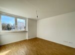 Geräumige 4-Zimmer-Wohnung mit Balkon in München - Schlafzimmer