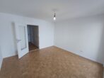 Hochwertig modernisierte 1-Zimmer-Wohnung mit Balkon in München-Sendling - Wohn- Schlafraum