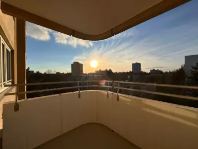 Moderne 3,5 Zimmer Wohnung mit Balkon zu vermieten, 90441 Nürnberg, Etagenwohnung