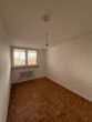 3-Zimmer-Wohnung mit schönen Ausblick - Helles Zimmer mit Parkett