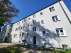 Schöne 1,5-Zimmer-Wohnung mit Wohnküche in Oberhausen zu vermieten - Hausansicht