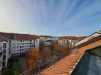 Helle Dachgeschosswohnung mit zwei Terrassen in der Maxvorstadt! - Aussicht auf Innenhof