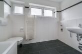 Helle 3-Zimmer-Wohnung mit Balkon in Lenting - Modernes Badezimmer