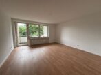 Schöne 2-Zimmer-Wohnung mit Loggia im Bärenkeller zu vermieten - Wohnzimmer mit Loggia