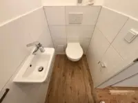 separates WC