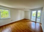 Balkonblick in ruhiger Lage: 2-Zimmer-Wohnung in München-Perlacher Straße - Wohnzimmer.JPEG