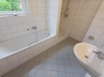 Helles 3-Zimmer-Wohnung mit Balkon im Hasenbergl - Badezimmer
