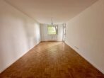 Moderne 4-Zimmer-Wohnung mit Garten in Schweinau zu vermieten - Wohnzimmer mit Parkett