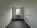 Schöne, modernisierte 2,5-Zimmer-Wohnung mit Balkon in Augsburg-Kriegshaber ab sofort frei - Küche