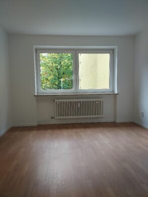 Helle und familienfreundliche 4-Zimmer-Wohnung zu vermieten, 90471 Nürnberg, Etagenwohnung