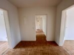 Hochwertige 4-Zimmer-Wohnung mit Balkon in Nürnberg Langwasser - Flur