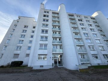 Modernisierte 3-Zimmer-Wohung mit Parkett und zwei Balkonen in Haar, 85540 München, Etagenwohnung