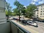 Heller Balkon mit grüner Aussicht in 3 Zimmern in München – Deisenhofener Straße - Balkon.JPEG