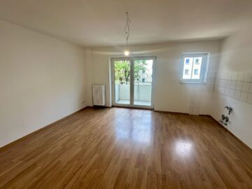 Heller Balkon mit grüner Aussicht in 3 Zimmern in München – Deisenhofener Straße, 81539 München, Etagenwohnung