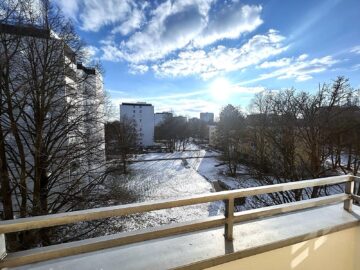 Lebensqualität pur in Englschalking – Helle 2-Zimmer-Wohnung mit Loggia am Fideliopark, 81927 München, Etagenwohnung