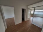 Schöne, modernisierte 3-Zimmerwohnung mit Balkon in Oberhausen zu vermieten - Flur Bild 1