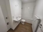 Schöne und helle 2,5-Zimmerwohnung mit Loggia in Lechhausen zu vermieten - Badezimmer