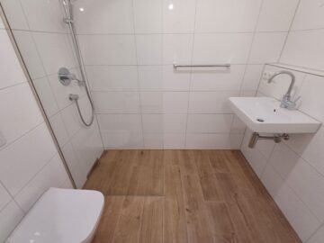 Charmante 1-Zimmer-Apartment mit Einbauküche, 80933 München, Etagenwohnung