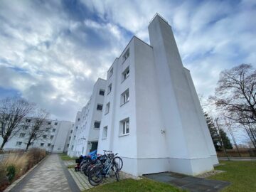 Schöne und modernisierte 3-Zimmer-Wohnung mit Loggia im Stadtteil Kriegshaber zu vermieten, 86156 Augsburg, Etagenwohnung