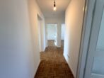 Schöne helle 3-Zimmer-Wohnung mit Balkon zu vermieten - Flur