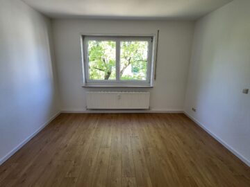 Renovierte 2-Zimmerwohnung mit Wohnküche in Oberhausen zu vermieten, 86154 Augsburg, Etagenwohnung