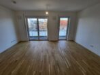 Komfortables Wohnen im modernen, zentrumsnahen Appartement mit Balkon - Wohn- Schlafzimmer mit Balkon