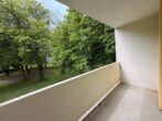 3.5-Zimmer-Apartment mit Balkon und 2 Bädern in München-Freischützstraße - Balkon mit Blick ins Grüne