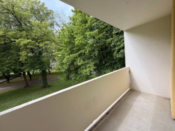 3.5-Zimmer-Apartment mit Balkon und 2 Bädern in München-Freischützstraße, 81927 München, Etagenwohnung