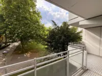 Balkon mit Grünblick