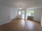 Hochwertige 3,5-Zimmer-Wohnung mit Balkon in München - Wohnzimmer/ Küche Ansicht 2