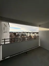 Balkon mit Stadtblick