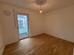 Schöne helle 4-Zimmer-Wohnung mit Balkon und Einbauküche - zentral gelegen - Kinderzimmer mit Balkon