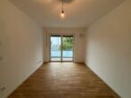 Schöne helle 4-Zimmer-Wohnung mit Balkon und Einbauküche - zentral gelegen - Minimalistisches Schlafzimmer