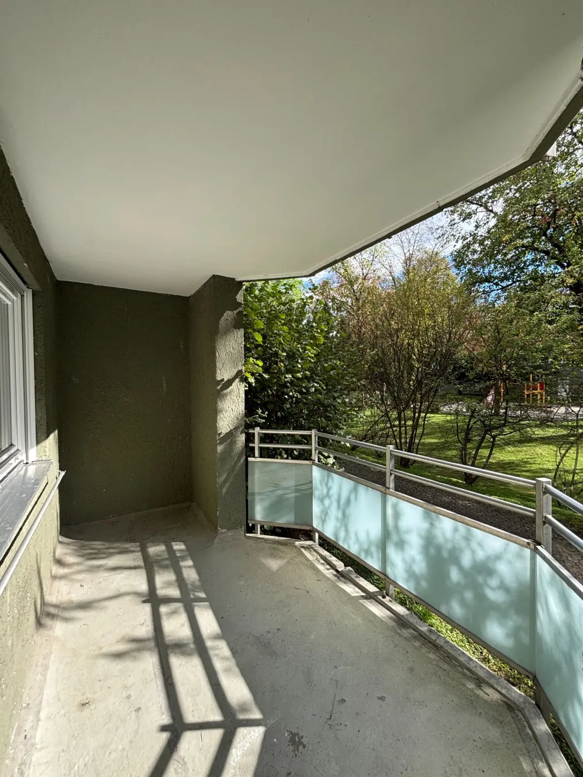 Loggia mit Gartenblick
