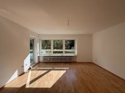 Schöne und helle 4-Zimmer-Wohnung mit tollem Grundriss zu vermieten, 86159 Augsburg, Etagenwohnung