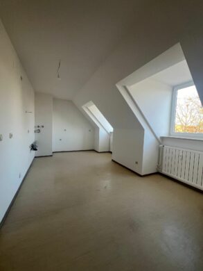 Helle, vollständig renovierte 3- Zimmer Wohnung im Bärenkeller zu vermieten, 86156 Augsburg, Etagenwohnung