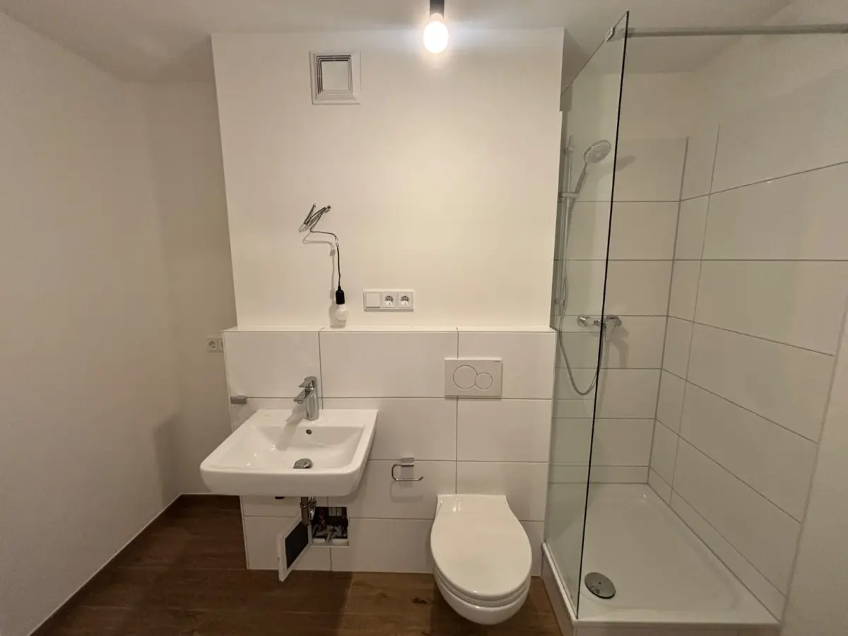 Modernes Badezimmer