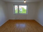 Geräumige 2-Zimmer-Wohnung mit Balkon in Moosach - Schlafzimmer