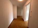 Helle 2-Zimmer-Wohnung mit Balkon in Fürth Ronhof - Flur