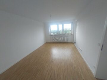 Helle, renovierte 3- Zimmer Wohnung mit Balkon zu vermieten, 90441 Nürnberg, Etagenwohnung