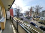 Modernisierte, helle 4-Zimmerwohnung mit Loggia in der Hammerschmiede zu vermieten - Loggia Bild 1