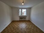 Modernisierte, helle 4-Zimmerwohnung mit Loggia in der Hammerschmiede zu vermieten - Schlafzimmer