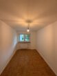 3-Zimmer-Wohnung mit Balkon und Parkett in München-Oskar-Maria-Graf-Ring - Leeres Zimmer mit Fenster